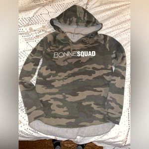 Arbonne camo pull over